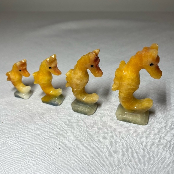 Vintage. Carved Onyx Seahorse family! Perfect to display. - Picture 2 of 6